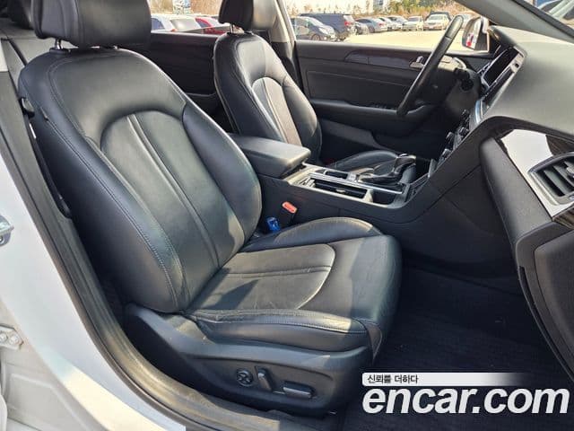 Hyundai LF Sonata Special, 2017 13