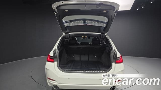 BMW 3시리즈 (G20) 320i Туринг (Touring), 2023 20