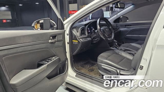 Hyundai Avante AD 1.6 GDI Smart, 2016 11