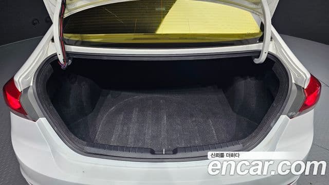 Hyundai Avante AD 1.6 GDI Smart, 2016 20