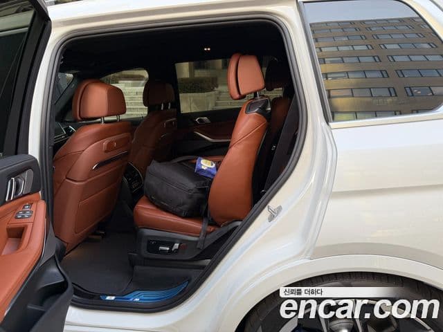 BMW X7 (G07) xDrive 40i M Sport 6인승, 2026 8