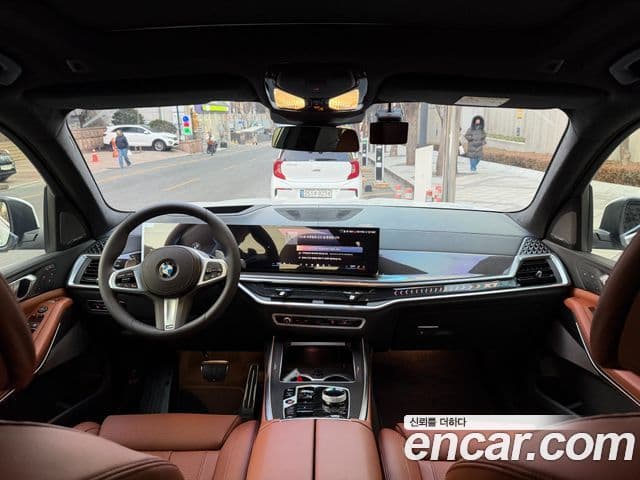 BMW X7 (G07) xDrive 40i M Sport 6인승, 2026 9