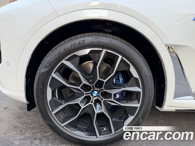 BMW X7 (G07) xDrive 40i M Sport 6인승, 2026 19