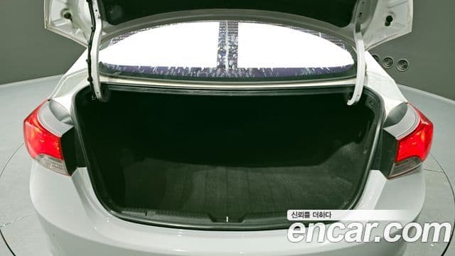 Hyundai Avante MD M16 GDI Avenue, 2013 20