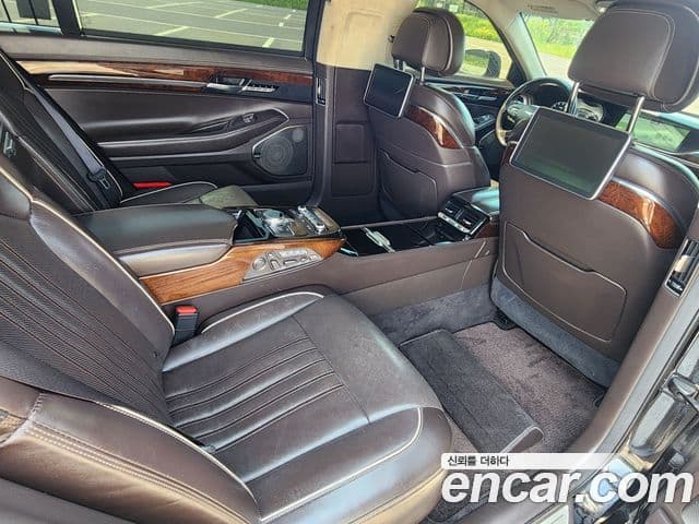 Genesis EQ900 Prestige, 2017 9