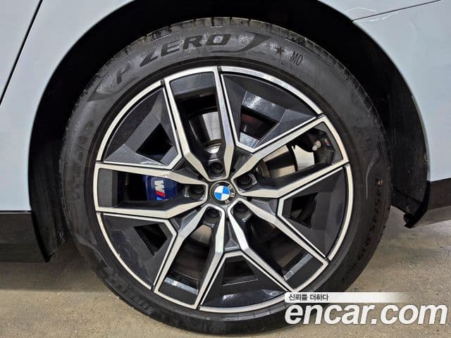BMW 5시리즈 (G60) 523d M Sport, 2025 все фото