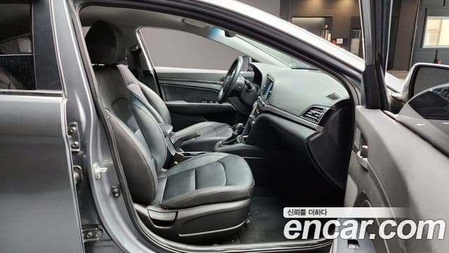 Hyundai Avante AD Special, 2017 10