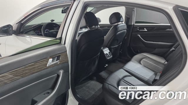 Hyundai LF Sonata 2.0 Smart, 2015 18