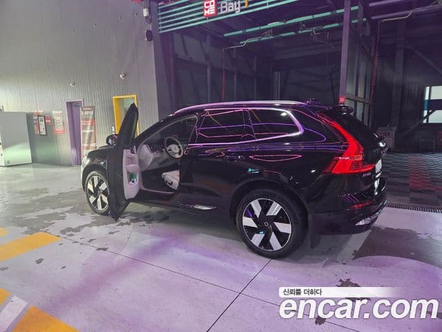 Volvo XC60 2세대 T8 Ultra Bright, 2025 3