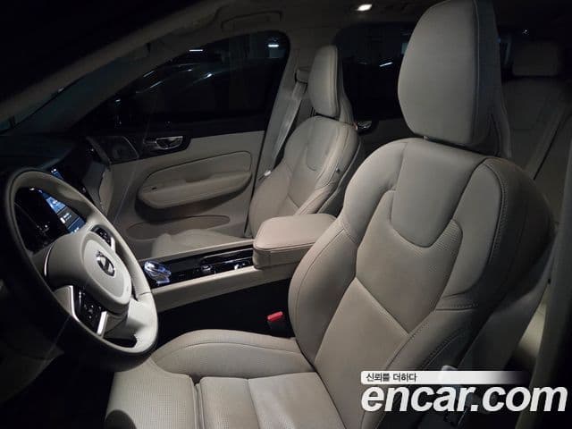 Volvo XC60 2세대 T8 Ultra Bright, 2025 8