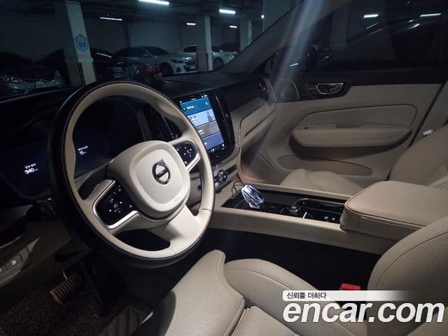 Volvo XC60 2세대 T8 Ultra Bright, 2025 9