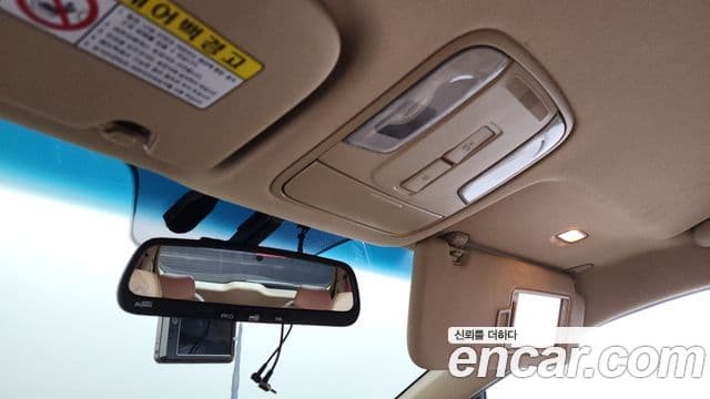 Kia All New Carnival Luxury, 2017 18