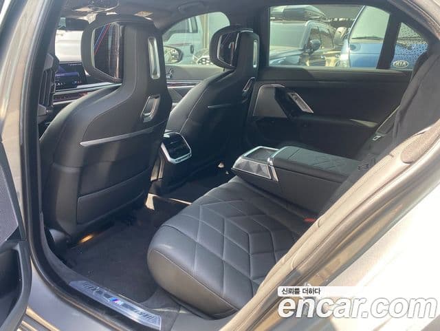 BMW i7 (G70) eDrive 50 M Sport, 2025 11