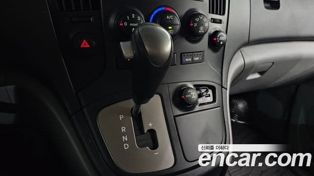 Hyundai Grand Starex CVX Deluxe, 2016 9