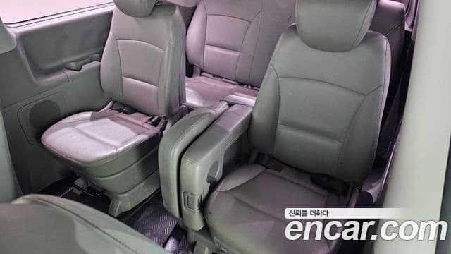 Hyundai Grand Starex CVX Deluxe, 2016 16