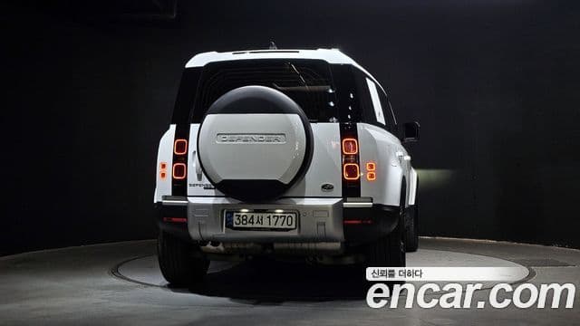 Land Rover Defender (L663) 110 D240 SE, 2020 4