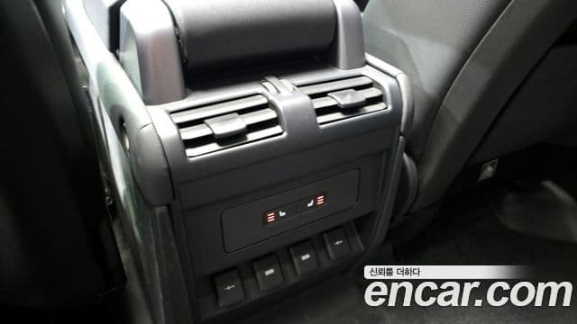 Land Rover Defender (L663) 110 D240 SE, 2020 18