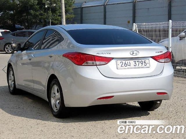 Hyundai Avante MD M16 GDI Deluxe, 2012 3