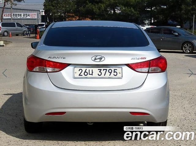 Hyundai Avante MD M16 GDI Deluxe, 2012 4
