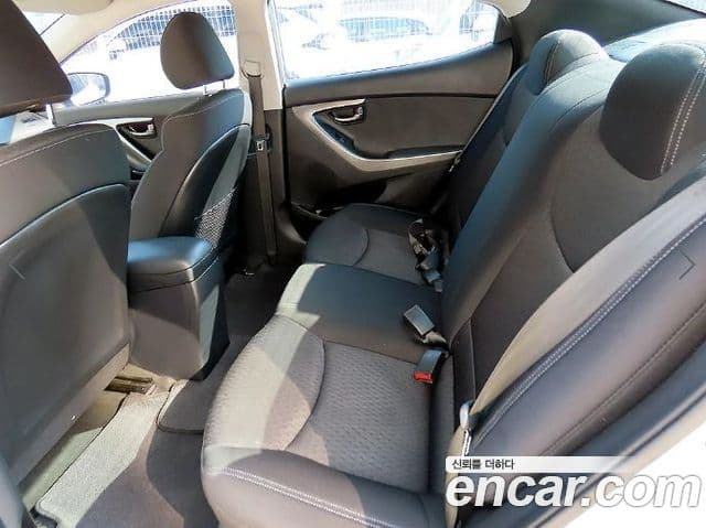 Hyundai Avante MD M16 GDI Deluxe, 2012 6