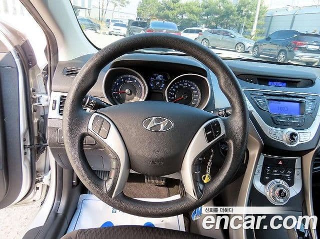 Hyundai Avante MD M16 GDI Deluxe, 2012 8