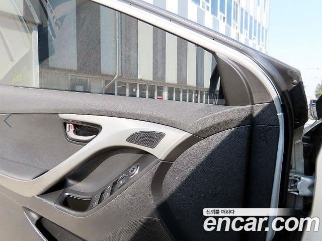 Hyundai Avante MD M16 GDI Deluxe, 2012 11