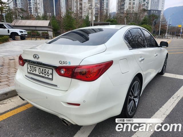 Infiniti Q50 Premium, 2016 2