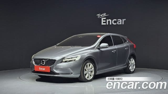 Volvo V40 2세대, 2018 1