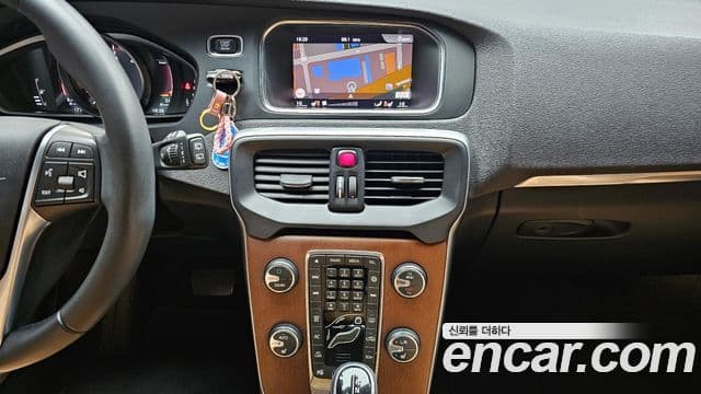 Volvo V40 2세대, 2018 14