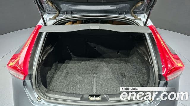 Volvo V40 2세대, 2018 20