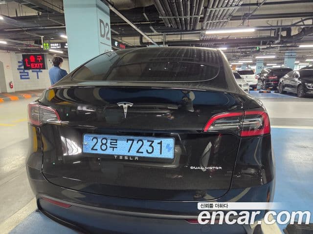 Tesla модель Y Long Range AWD, 2024 9