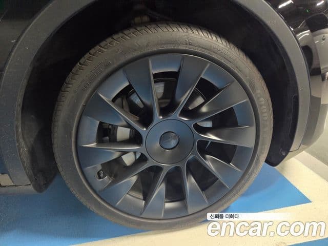 Tesla модель Y Long Range AWD, 2024 10