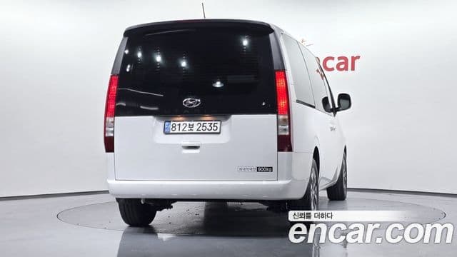 Hyundai Staria Modern, 2023 4