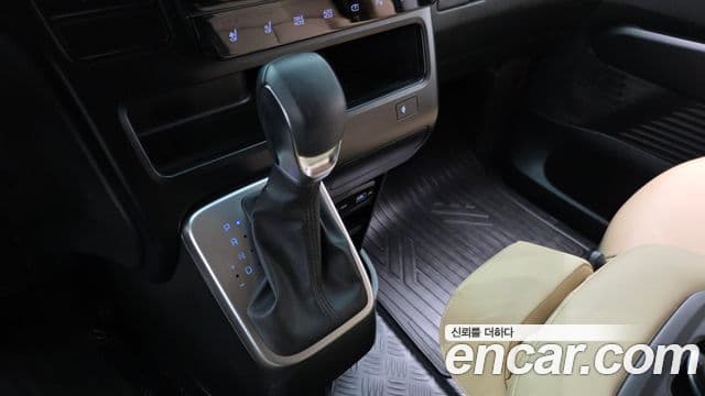 Hyundai Staria Modern, 2023 9