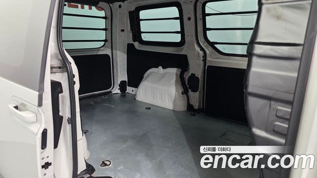 Hyundai Staria Modern, 2023 12