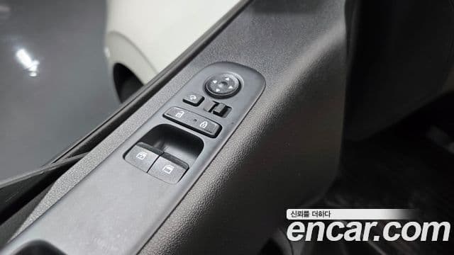 Hyundai Staria Modern, 2023 17