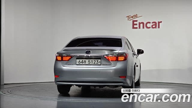 Lexus New ES300h XV60, 2013 4