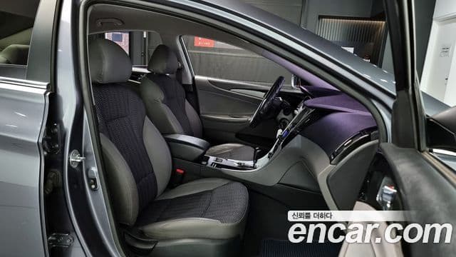 Hyundai YF Sonata Prime, 2011 10