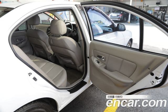 Hyundai New Avante XD топовая версия, 2003 13