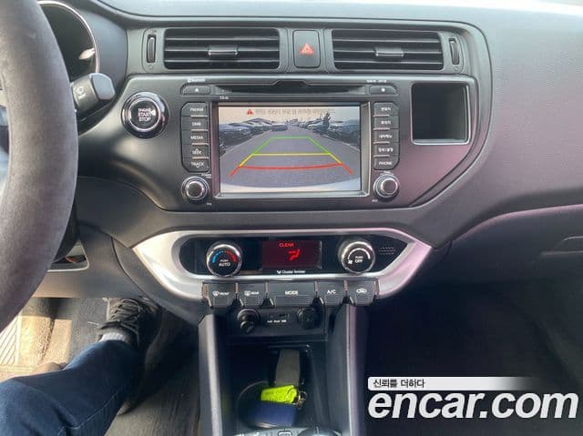 Kia All New Pride Luxury, 2014 10