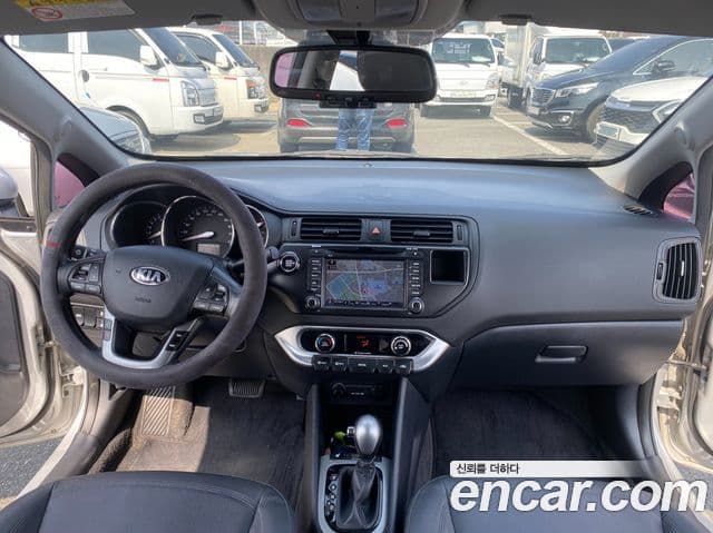 Kia All New Pride Luxury, 2014 18