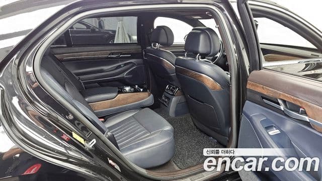Genesis G90 Premium Luxury, 2019 12