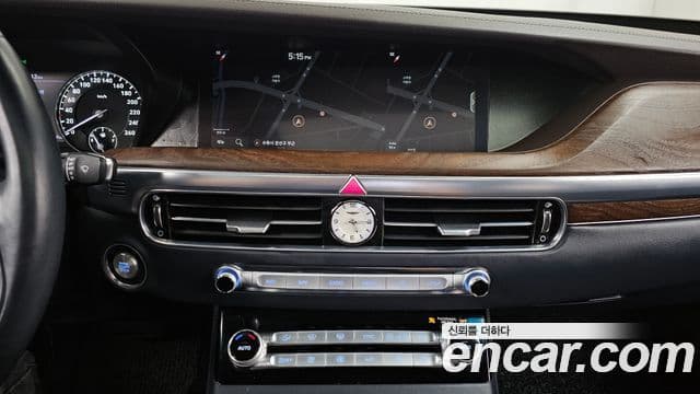 Genesis G90 Premium Luxury, 2019 14