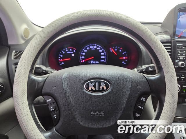 Kia Carnival R топовая версия, 2014 17