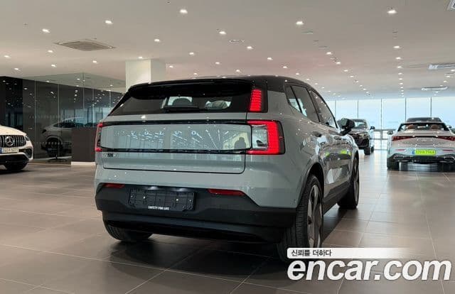 Volvo EX30 Ultra, 2026 4