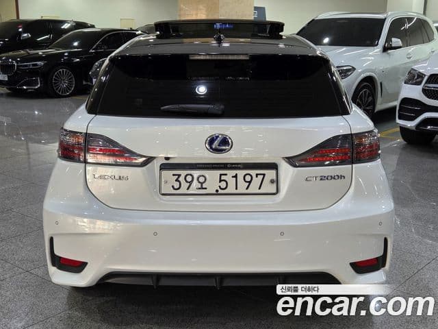 Lexus CT200h ZWA10, 2017 4