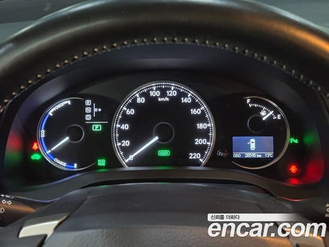 Lexus CT200h ZWA10, 2017 10