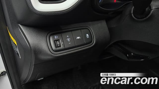 Hyundai Venue 1.6 Flux, 2020 14