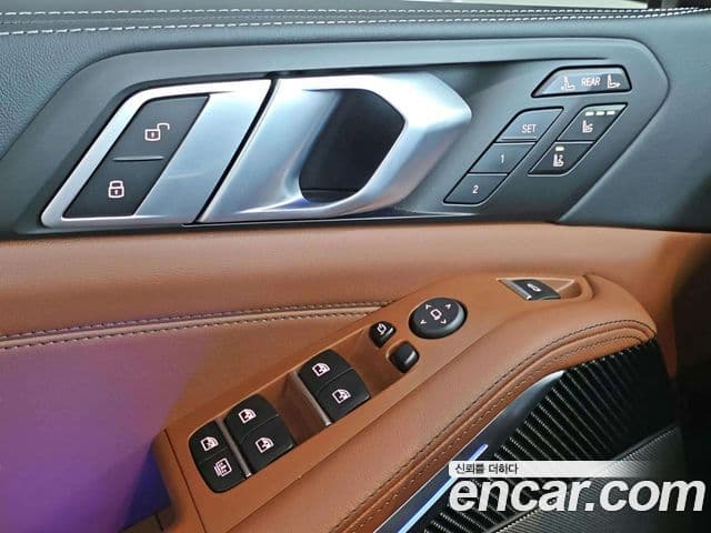 BMW X7 (G07) xDrive 40i M Sport 6인승, 2025 11