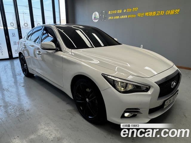 Infiniti Q50 Premium, 2015 1